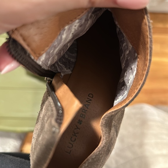 Lucky Brand.  Size 10W/40 booties - Picture 3 of 3